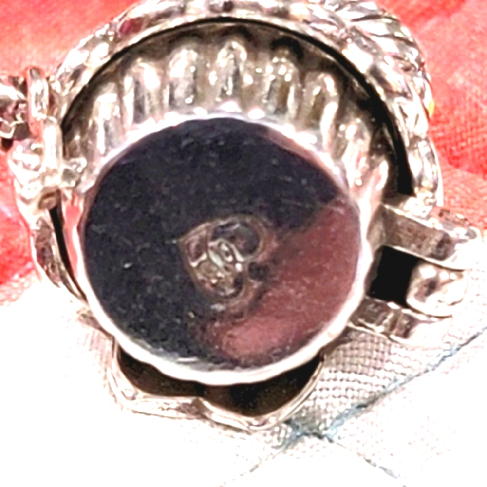 RETIRED BRIGHTON CUPCAKE CHARM - Picture 4 of 6